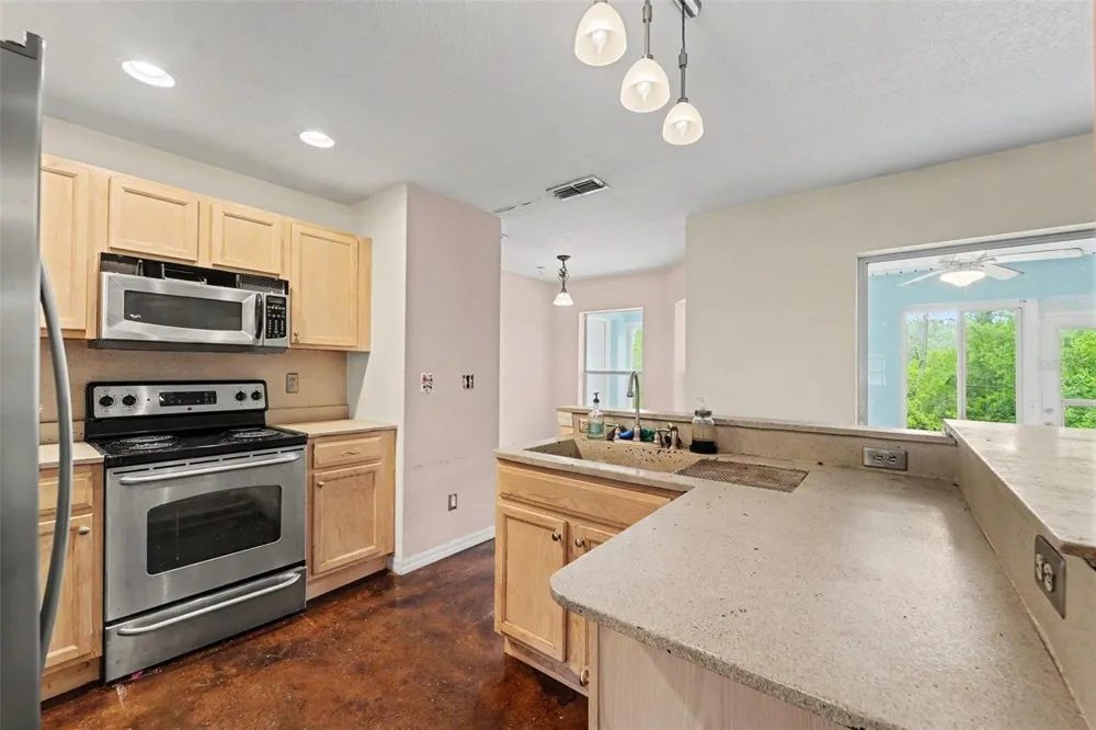 7295 CENTERWOOD AVENUE Spring Hill, FL 34606