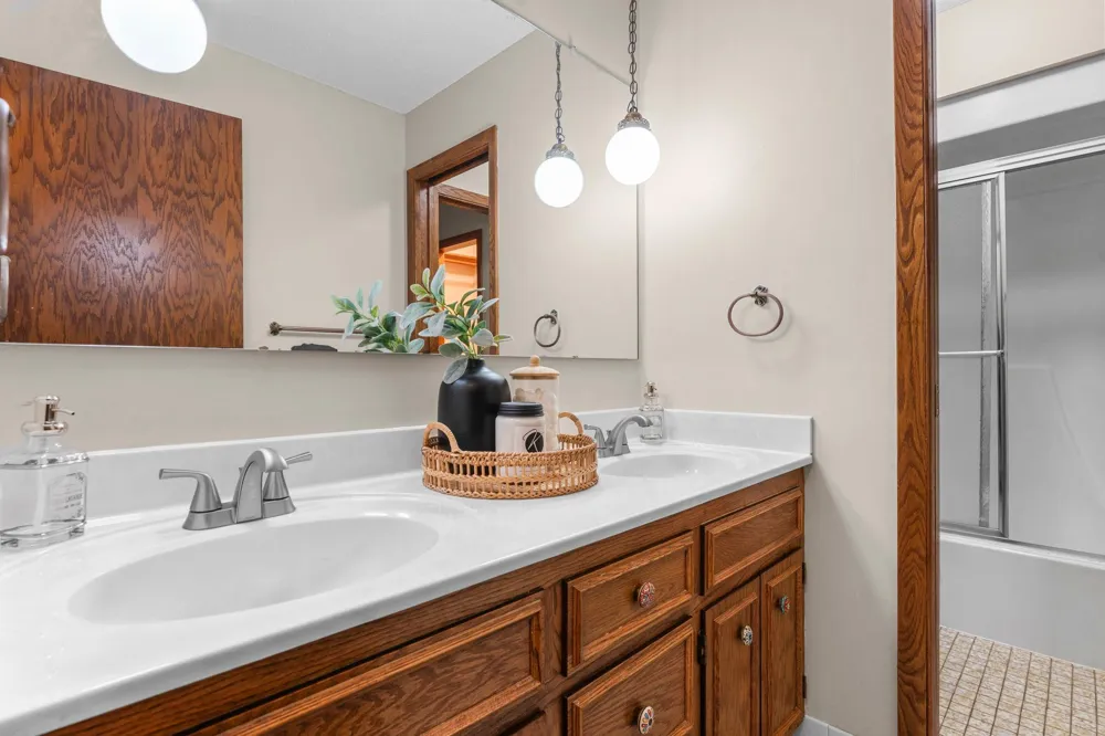 10465 Olympic Circle Eden Prairie, MN 55347