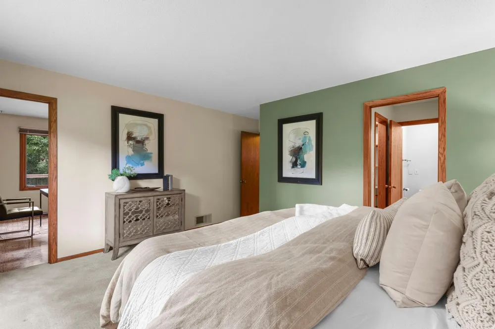 10465 Olympic Circle Eden Prairie, MN 55347