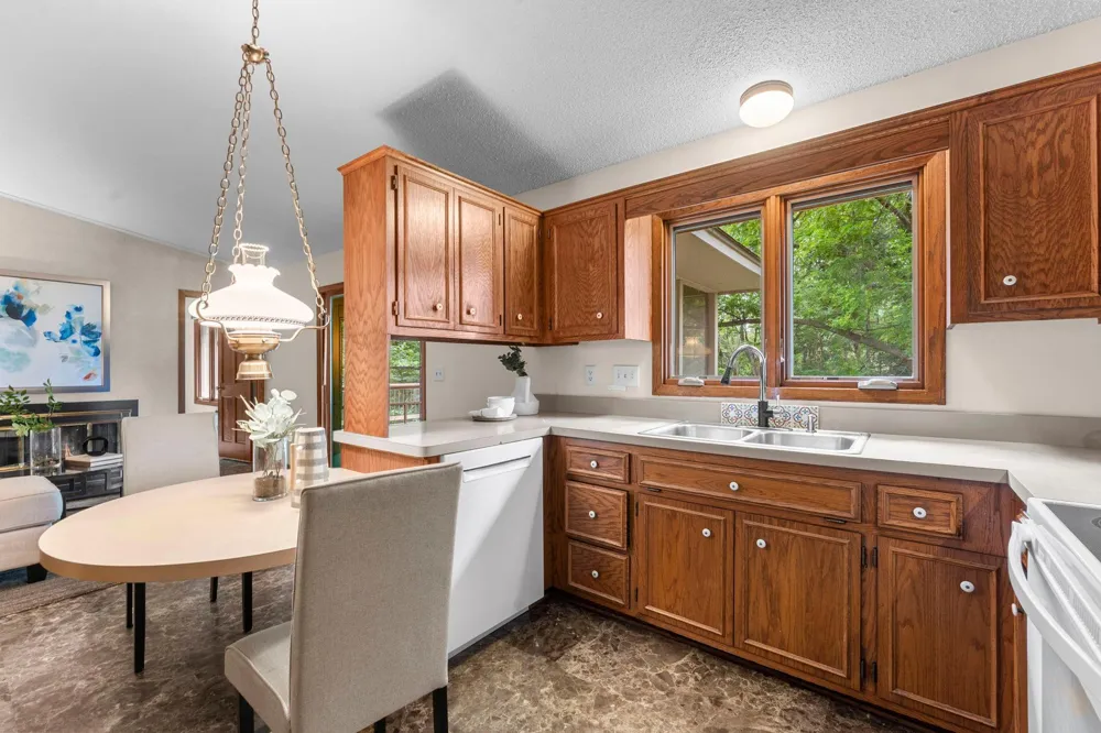 10465 Olympic Circle Eden Prairie, MN 55347