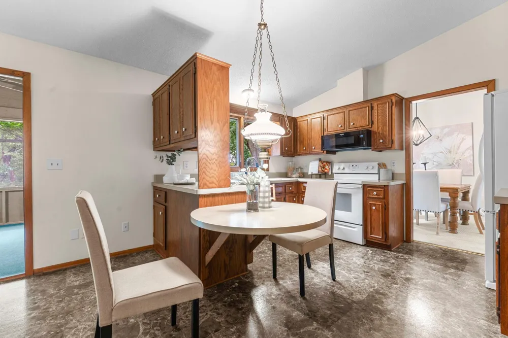 10465 Olympic Circle Eden Prairie, MN 55347
