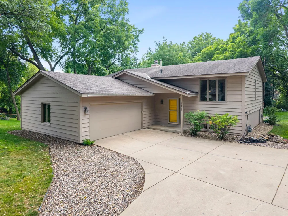 10465 Olympic Circle Eden Prairie, MN 55347