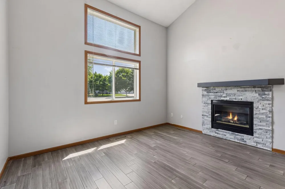 670 Kingfisher Lane #G Woodbury, MN 55125