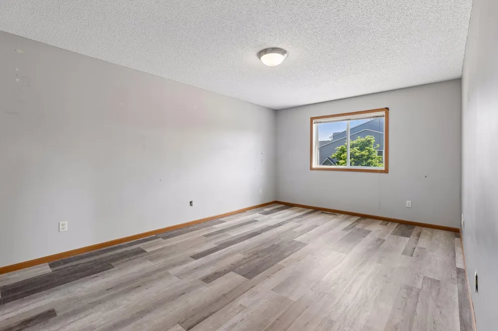 670 Kingfisher Lane #G Woodbury, MN 55125