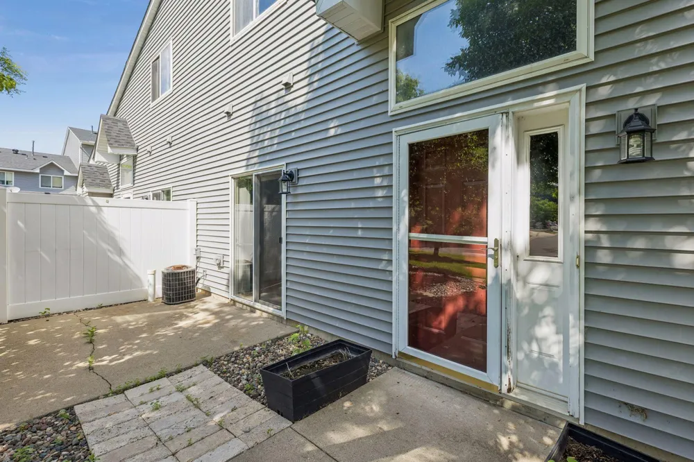 670 Kingfisher Lane #G Woodbury, MN 55125