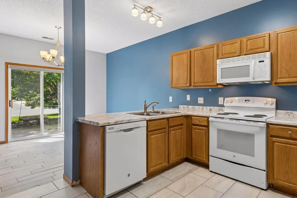 670 Kingfisher Lane #G Woodbury, MN 55125