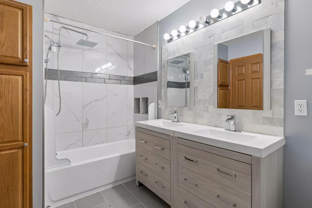 670 Kingfisher Lane #G Woodbury, MN 55125
