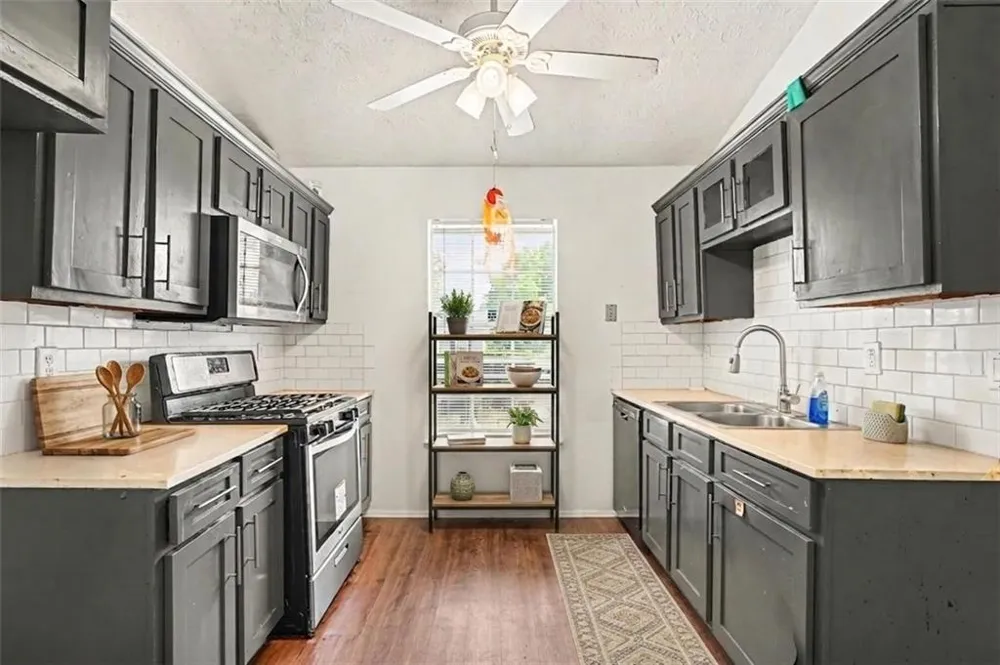 2976 Kenville Lane Decatur, GA 30034