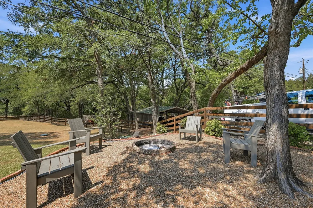 1806 Carriage Estates Road Sherman, TX 75092