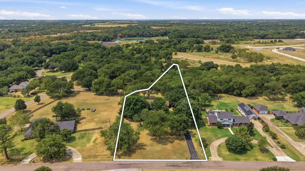 1806 Carriage Estates Road Sherman, TX 75092