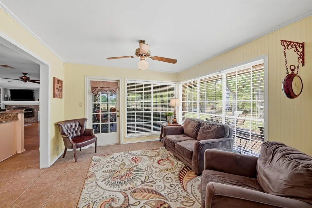 1806 Carriage Estates Road Sherman, TX 75092
