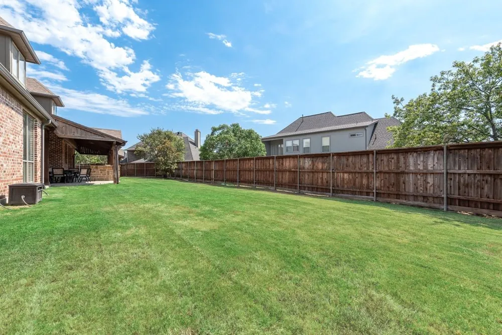8 Siesta Circle Heath, TX 75032
