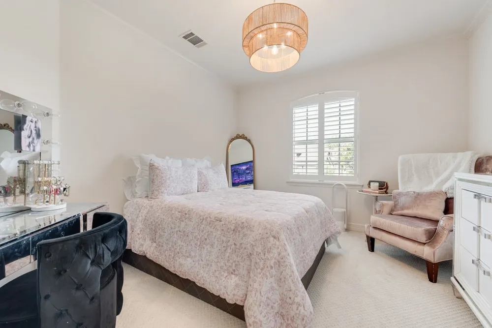 8 Siesta Circle Heath, TX 75032