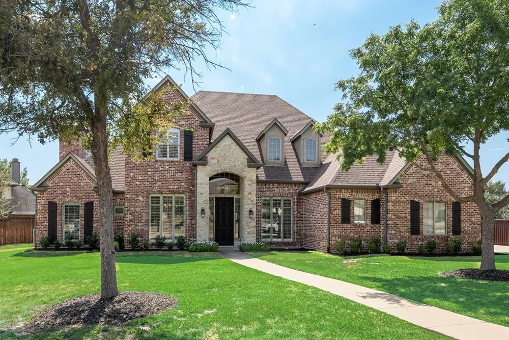 8 Siesta Circle Heath, TX 75032