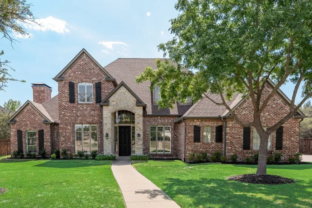 8 Siesta Circle Heath, TX 75032