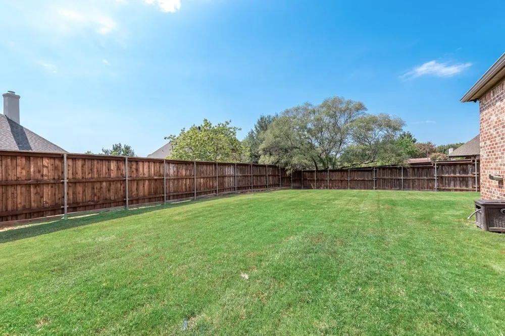 8 Siesta Circle Heath, TX 75032