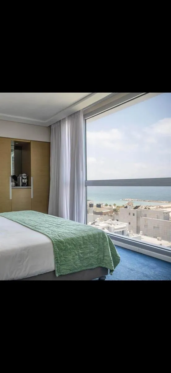 204 E Jaffa 