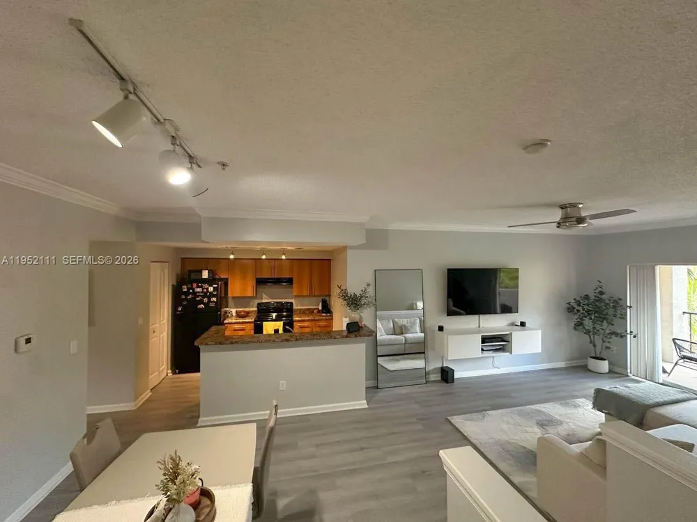5840 W Sample Rd #305 Coral Springs, FL 33067