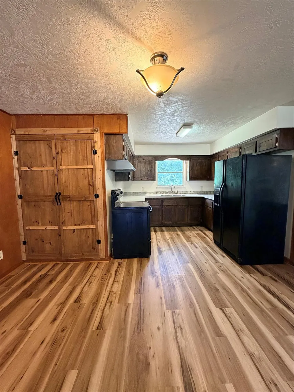 341 Myrtie Drive Shepherd, TX 77371