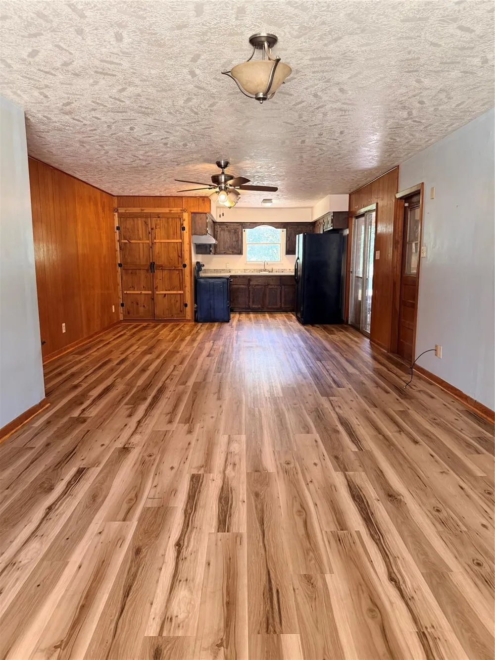 341 Myrtie Drive Shepherd, TX 77371