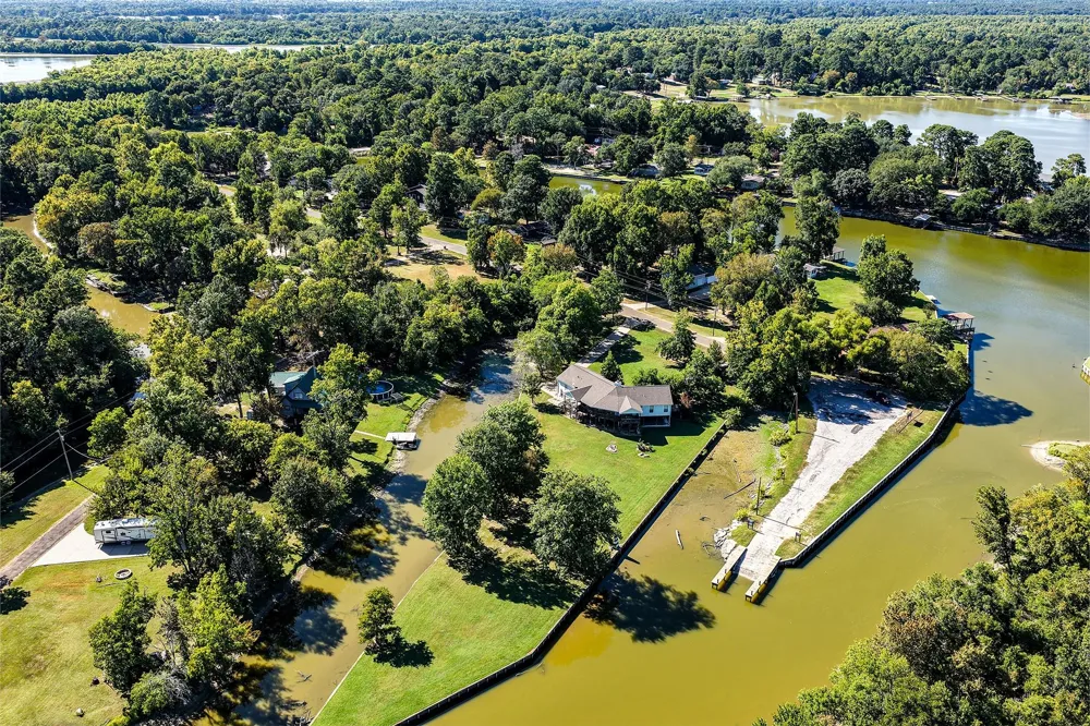 26 Lake View Drive Huntsville, TX 77320