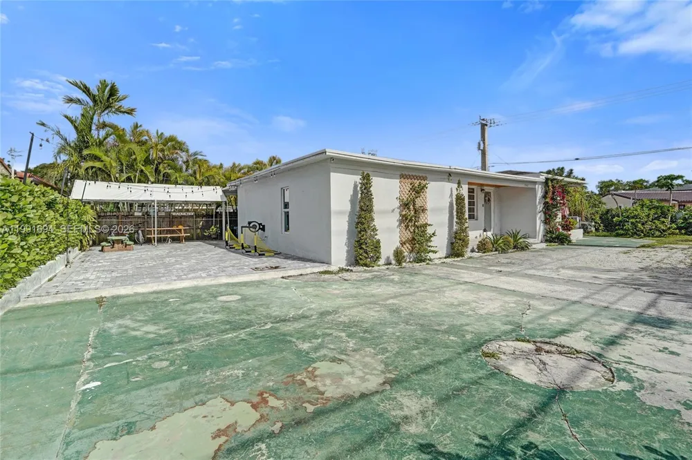 1991 SW 62nd Ave West Miami, FL 33155
