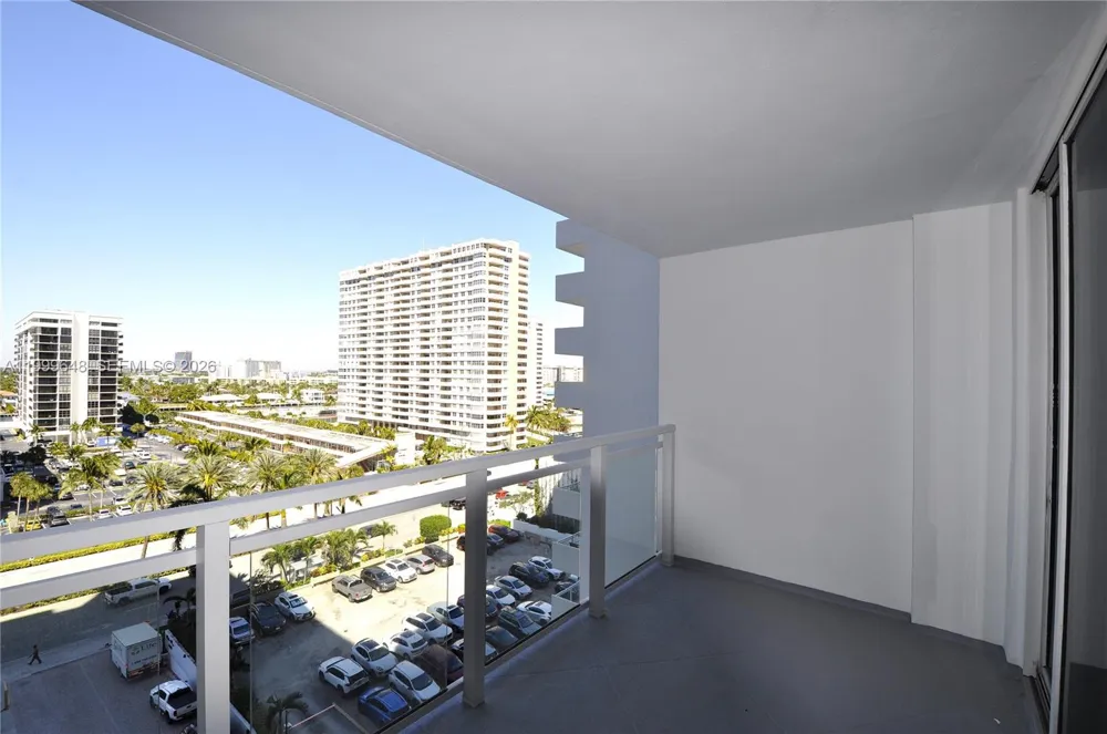 2030 S Ocean Dr #803 Hallandale Beach, FL 33009