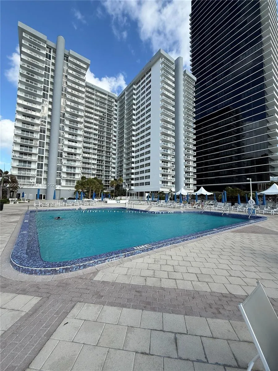 2030 S Ocean Dr #803 Hallandale Beach, FL 33009