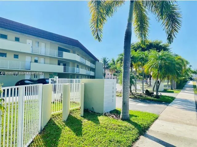 18901 NE 14th Ave #101 Miami, FL 33179