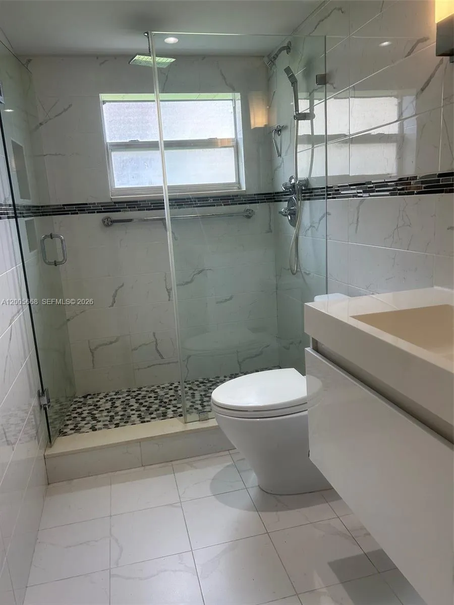 18901 NE 14th Ave #101 Miami, FL 33179