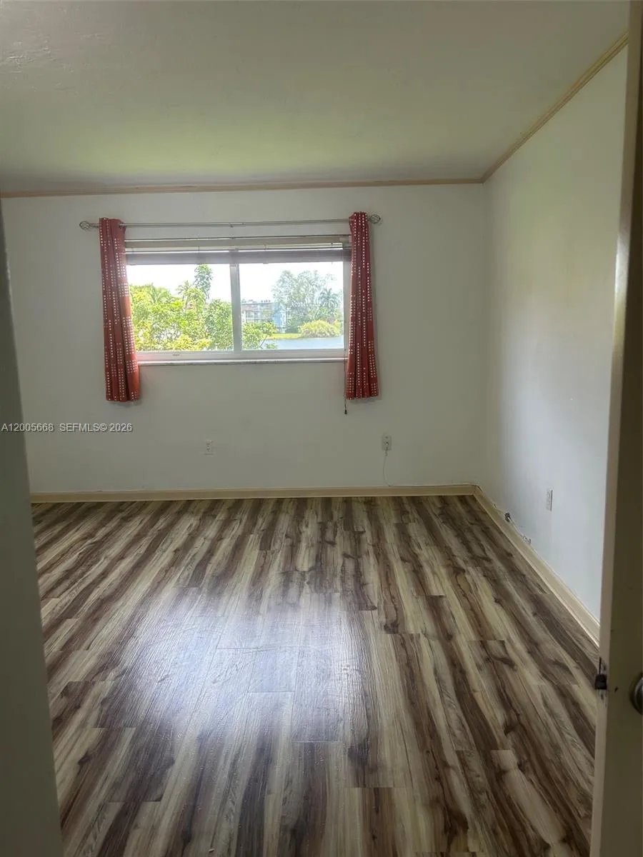 18901 NE 14th Ave #101 Miami, FL 33179