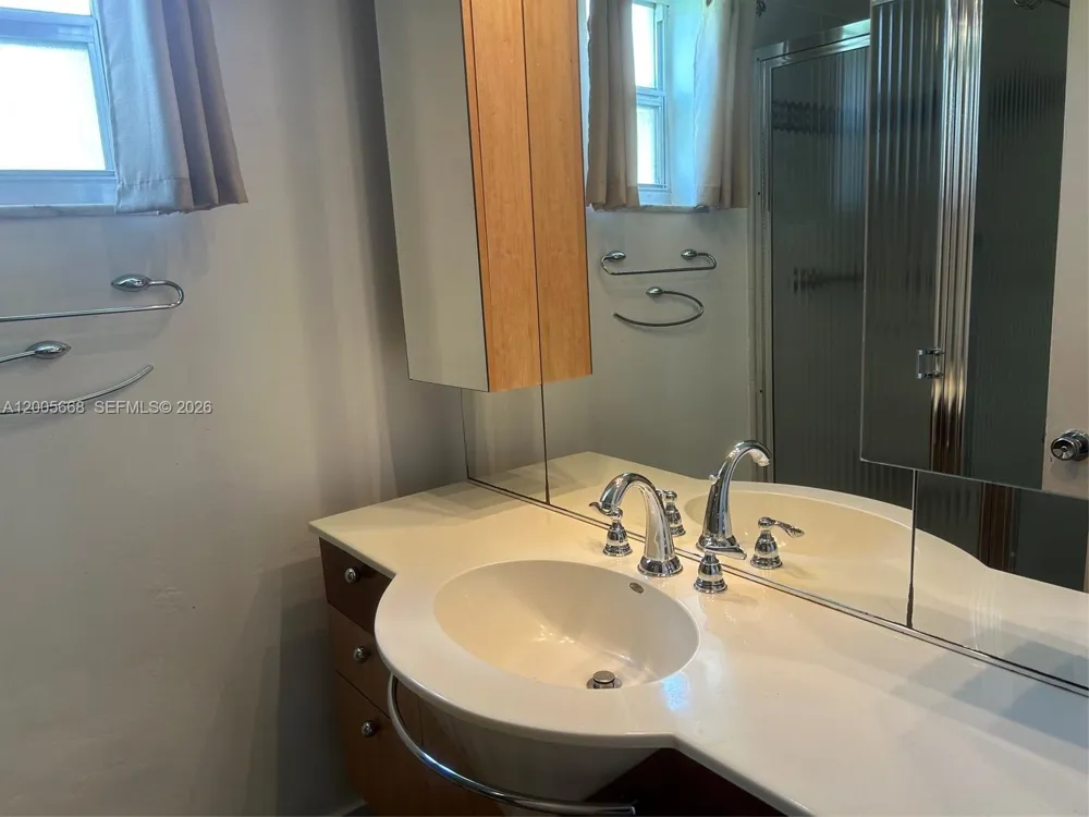 18901 NE 14th Ave #101 Miami, FL 33179