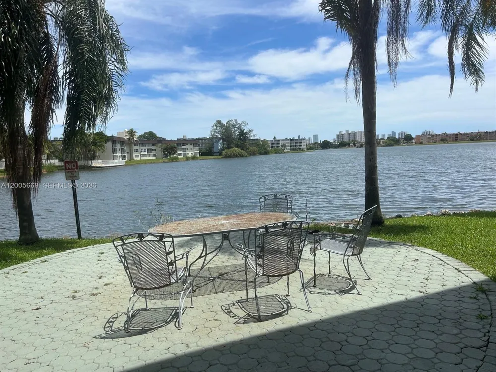 18901 NE 14th Ave #101 Miami, FL 33179
