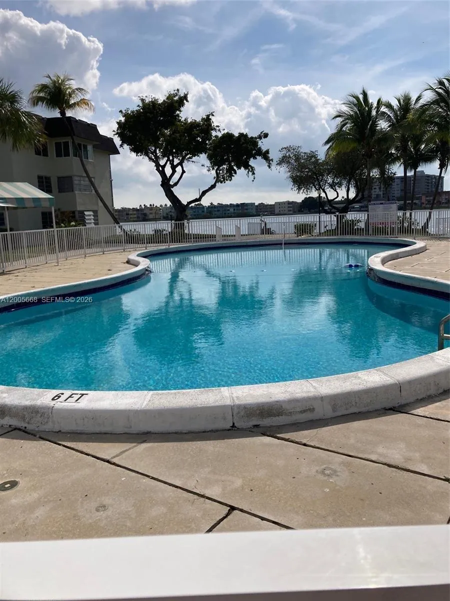 18901 NE 14th Ave #101 Miami, FL 33179
