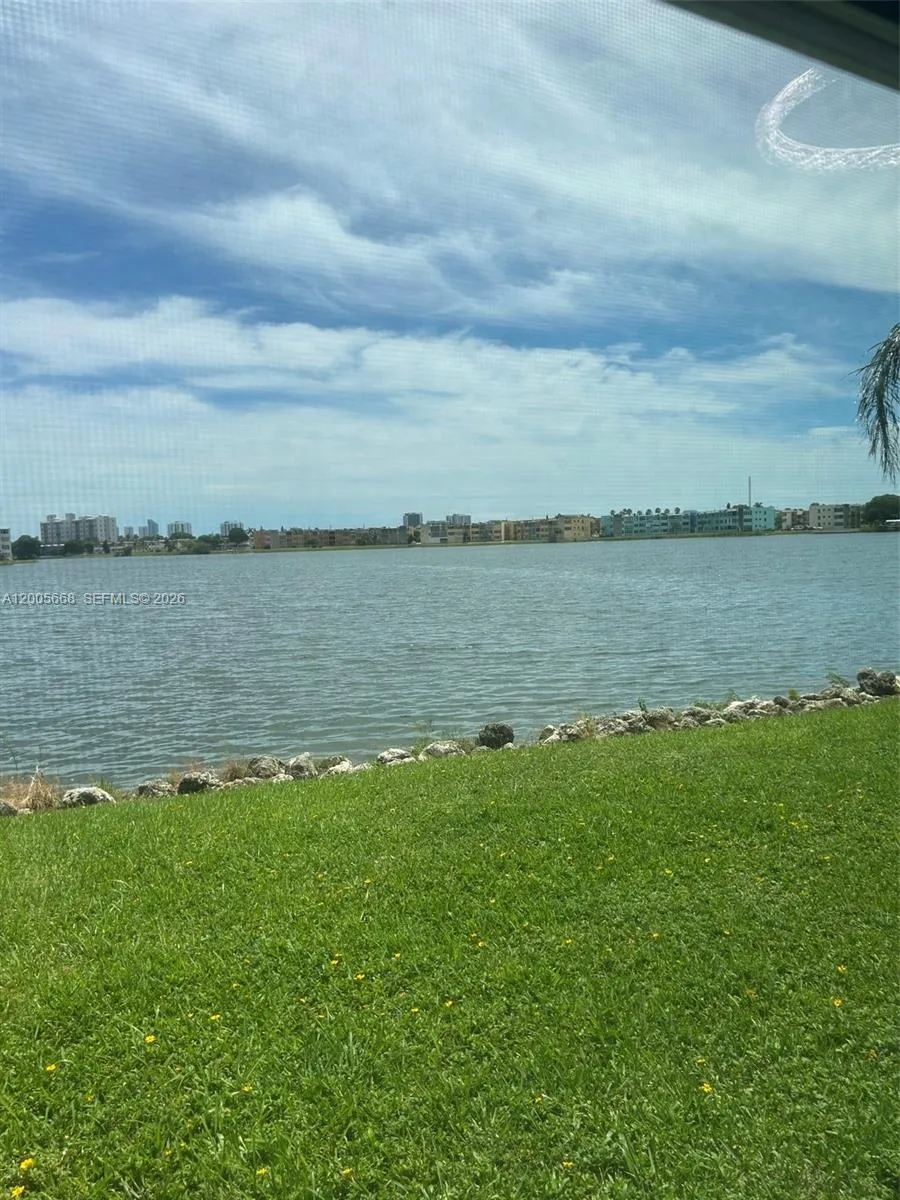 18901 NE 14th Ave #101 Miami, FL 33179