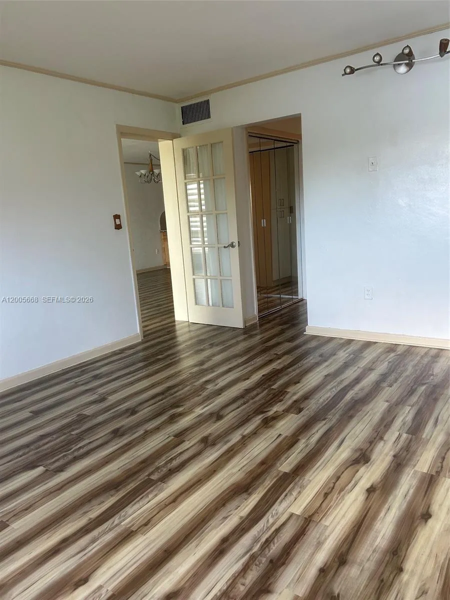 18901 NE 14th Ave #101 Miami, FL 33179
