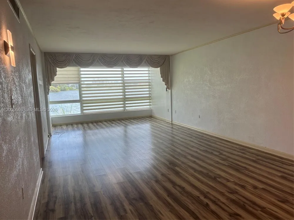 18901 NE 14th Ave #101 Miami, FL 33179