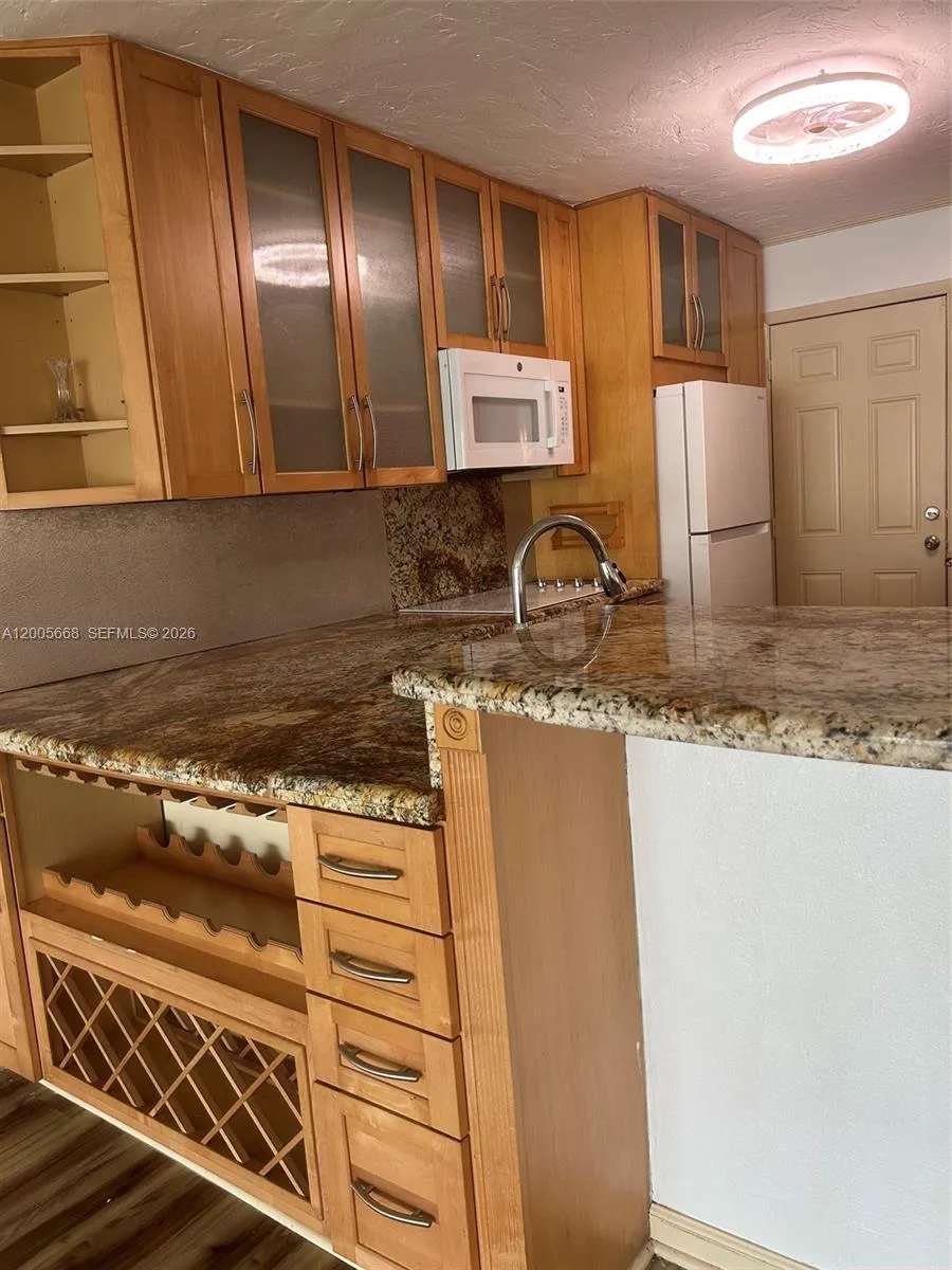 18901 NE 14th Ave #101 Miami, FL 33179