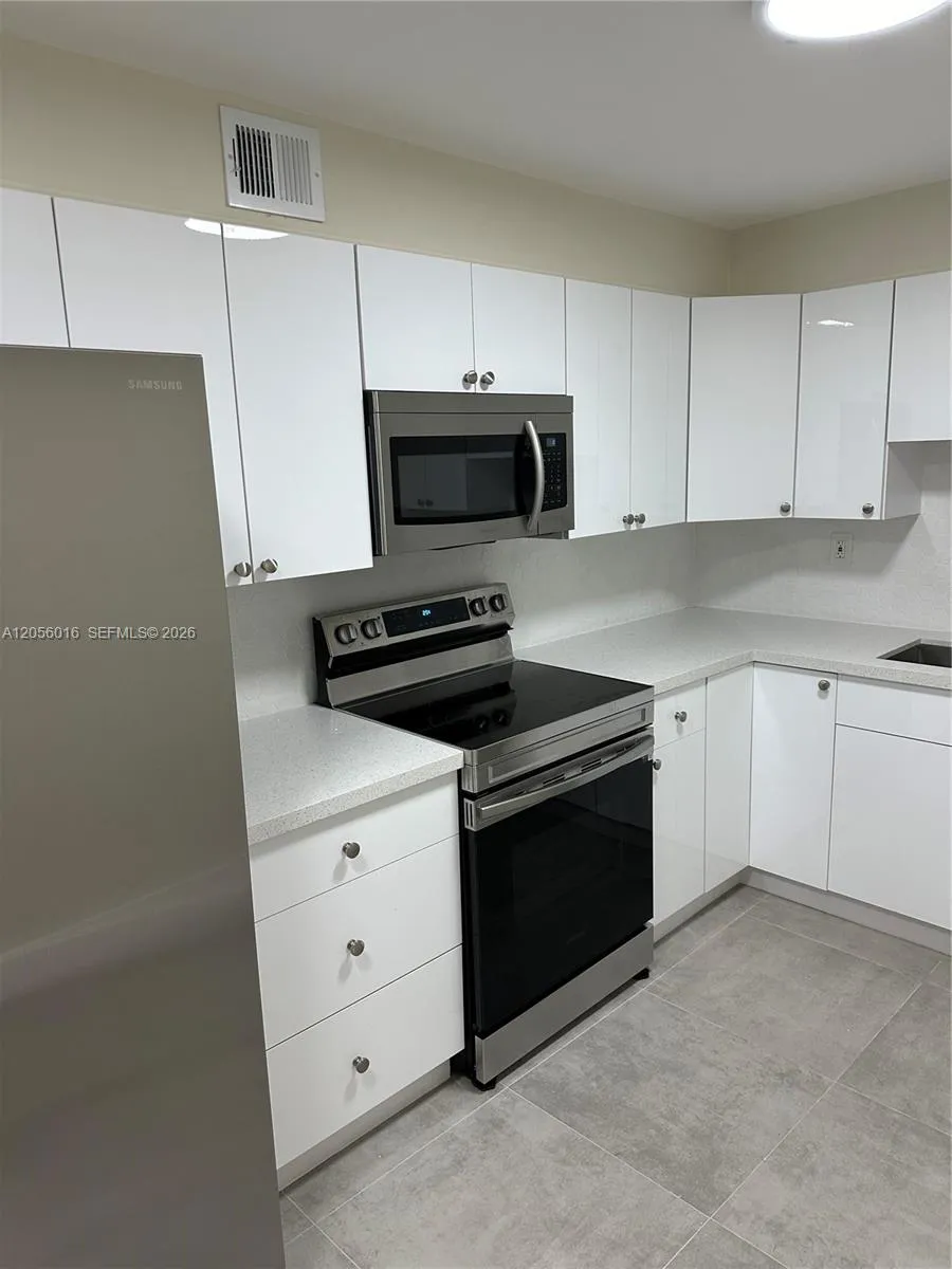 10090 NW 80th Ct #1421 Hialeah Gardens, FL 33016