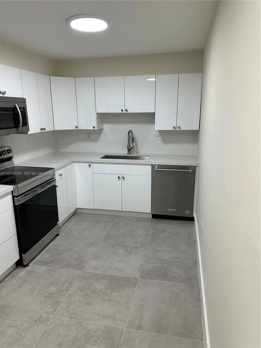 10090 NW 80th Ct #1421 Hialeah Gardens, FL 33016