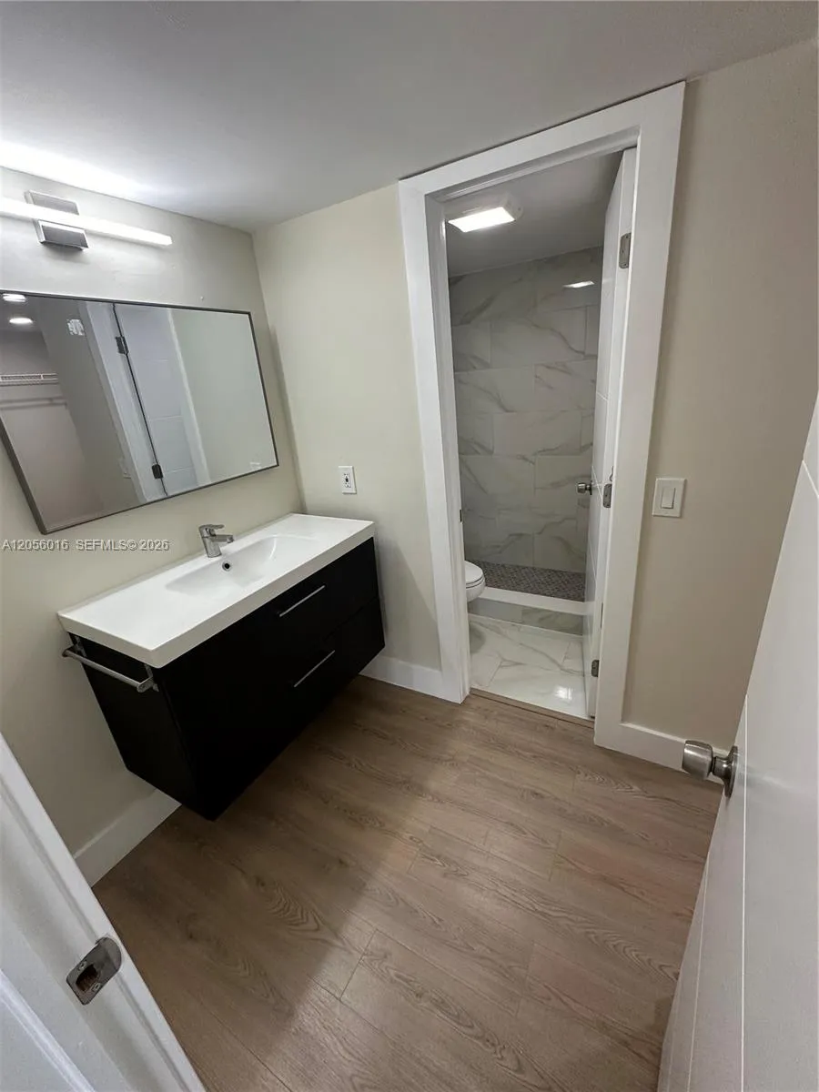 10090 NW 80th Ct #1421 Hialeah Gardens, FL 33016