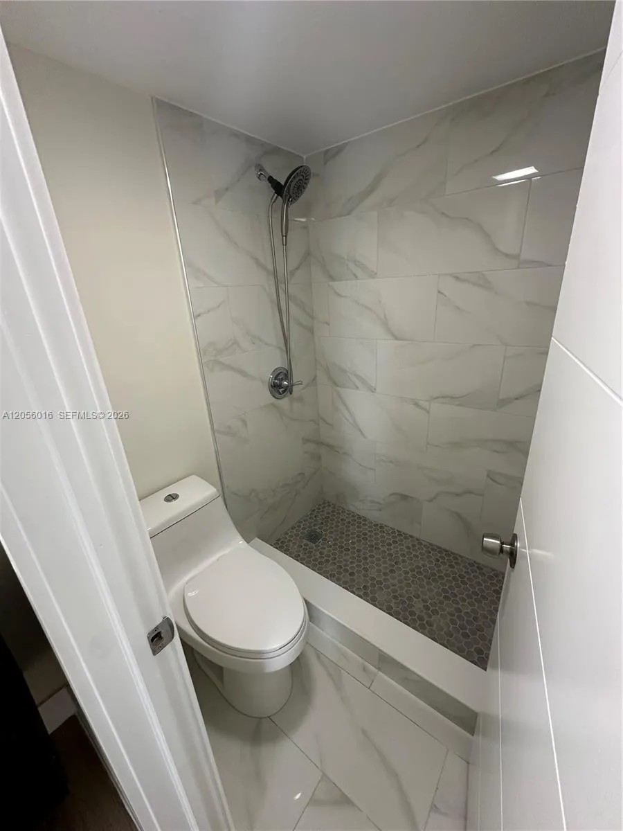 10090 NW 80th Ct #1421 Hialeah Gardens, FL 33016