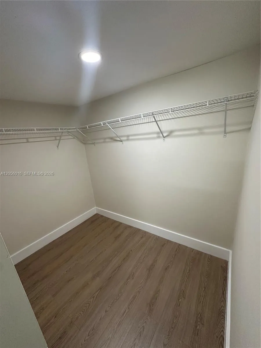10090 NW 80th Ct #1421 Hialeah Gardens, FL 33016