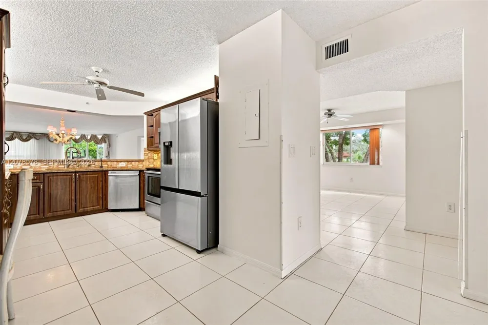 7647 Granville Dr #212 Tamarac, FL 33321