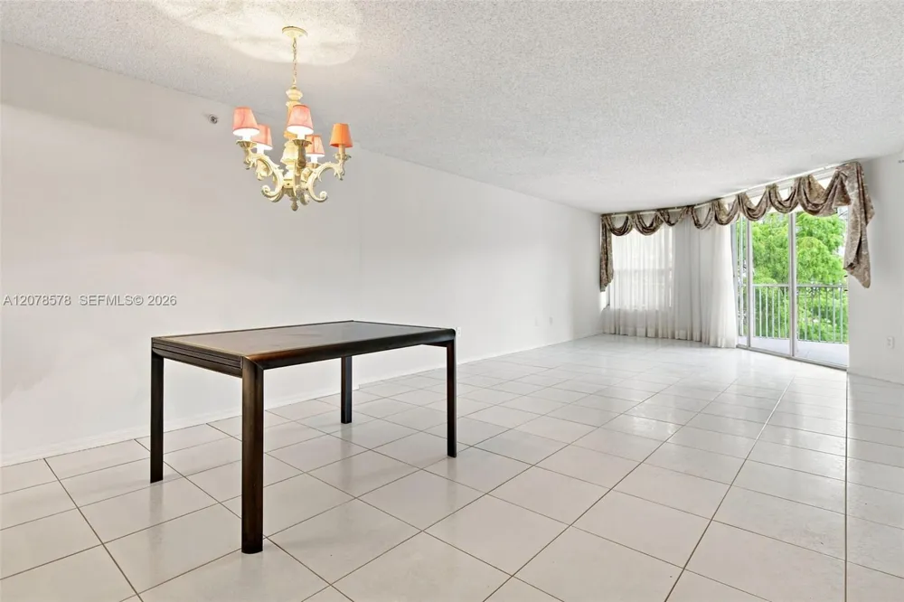 7647 Granville Dr #212 Tamarac, FL 33321