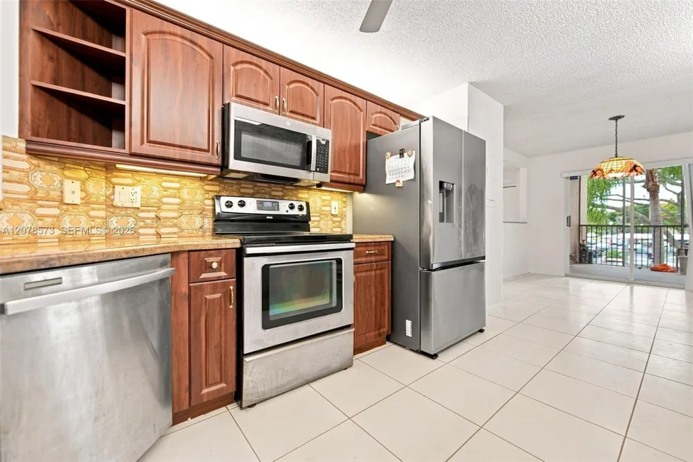 7647 Granville Dr #212 Tamarac, FL 33321