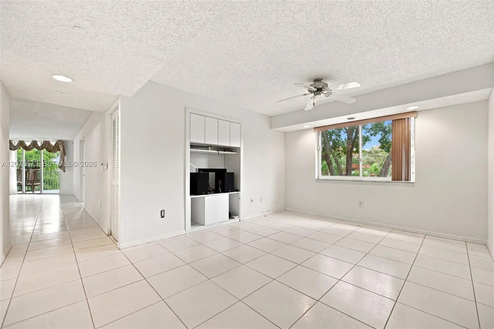 7647 Granville Dr #212 Tamarac, FL 33321