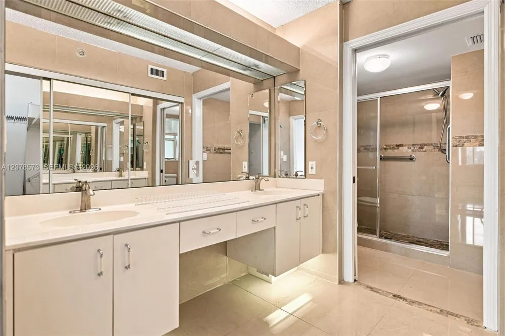 7647 Granville Dr #212 Tamarac, FL 33321