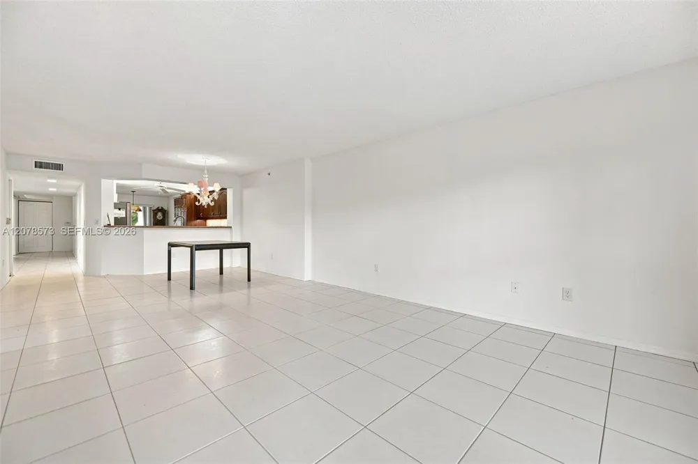 7647 Granville Dr #212 Tamarac, FL 33321