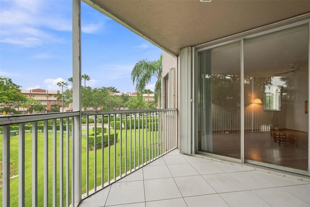 7647 Granville Dr #212 Tamarac, FL 33321